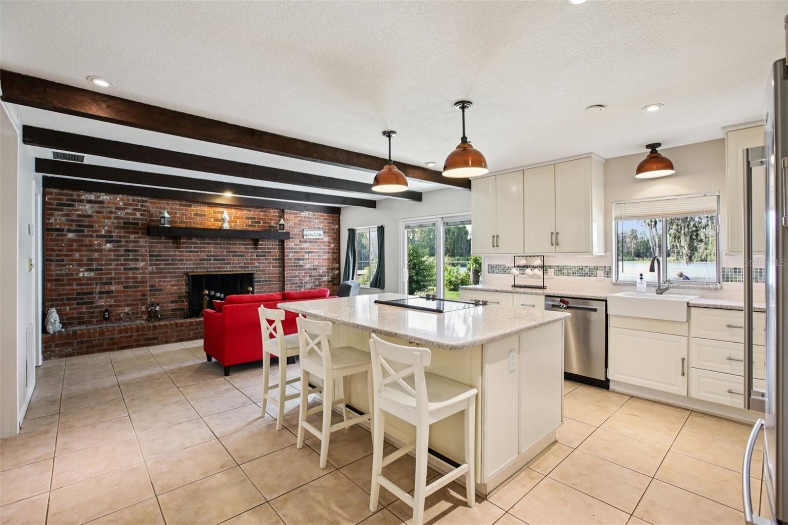 SHADY LAKE SHORES - Residential