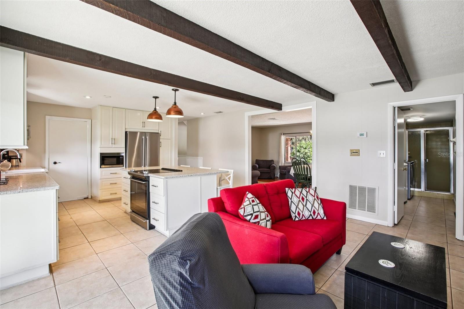 SHADY LAKE SHORES - Residential