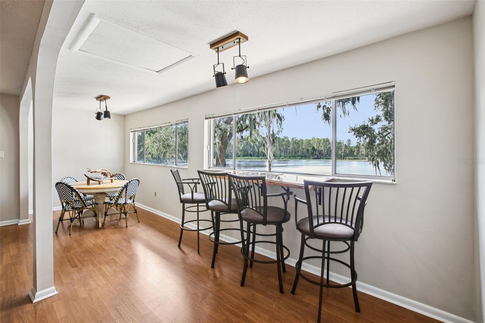 SHADY LAKE SHORES - Residential