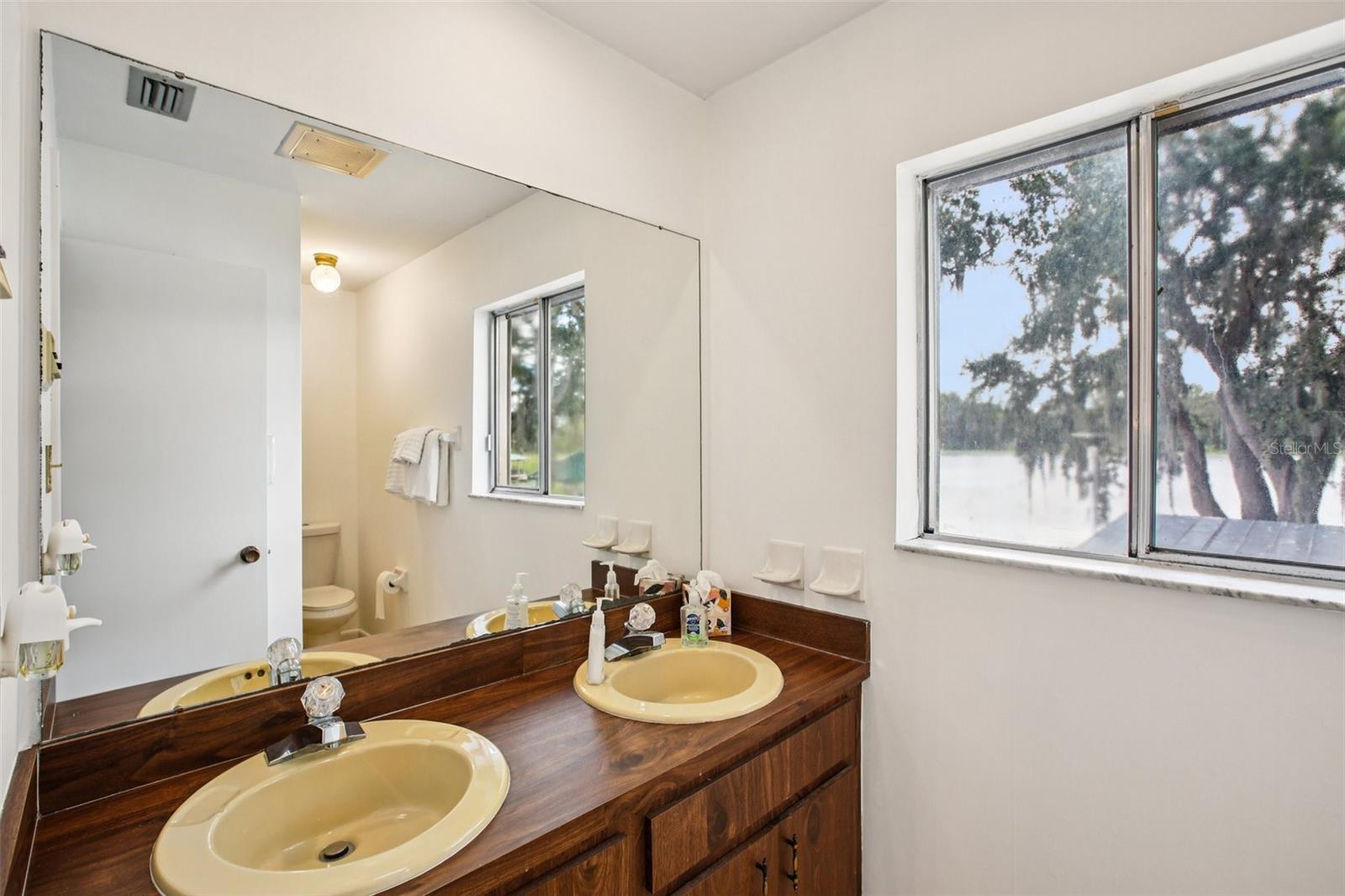 SHADY LAKE SHORES - Residential