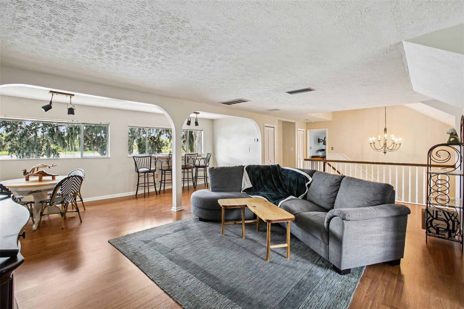 SHADY LAKE SHORES - Residential