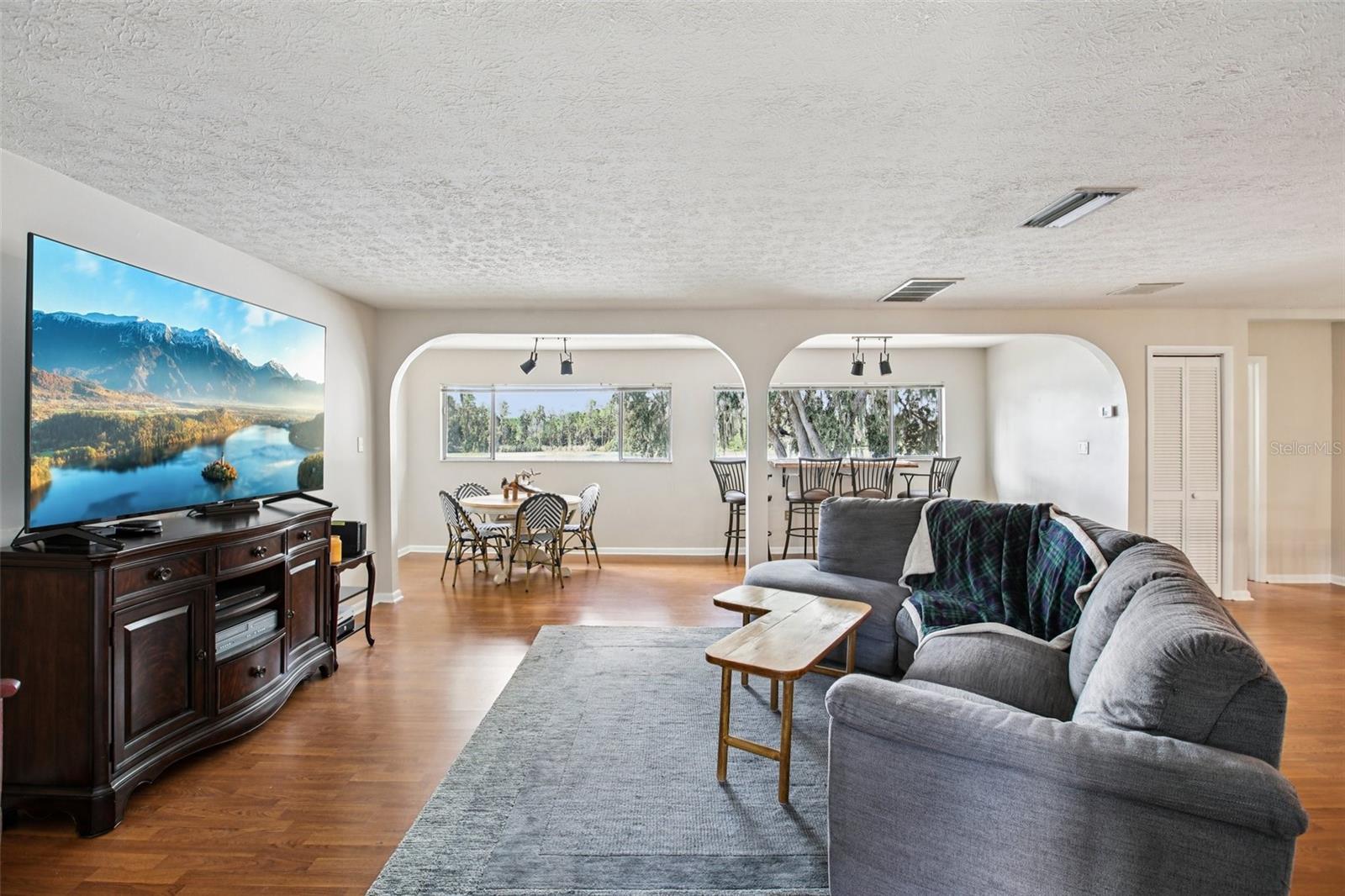 SHADY LAKE SHORES - Residential
