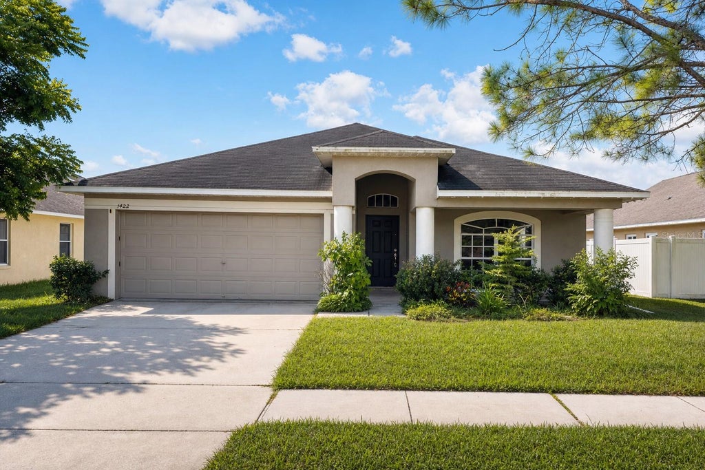 Photo of 1422 Lake Shore Ranch Drive, Seffner, FL 33584 (MLS # O6427977)