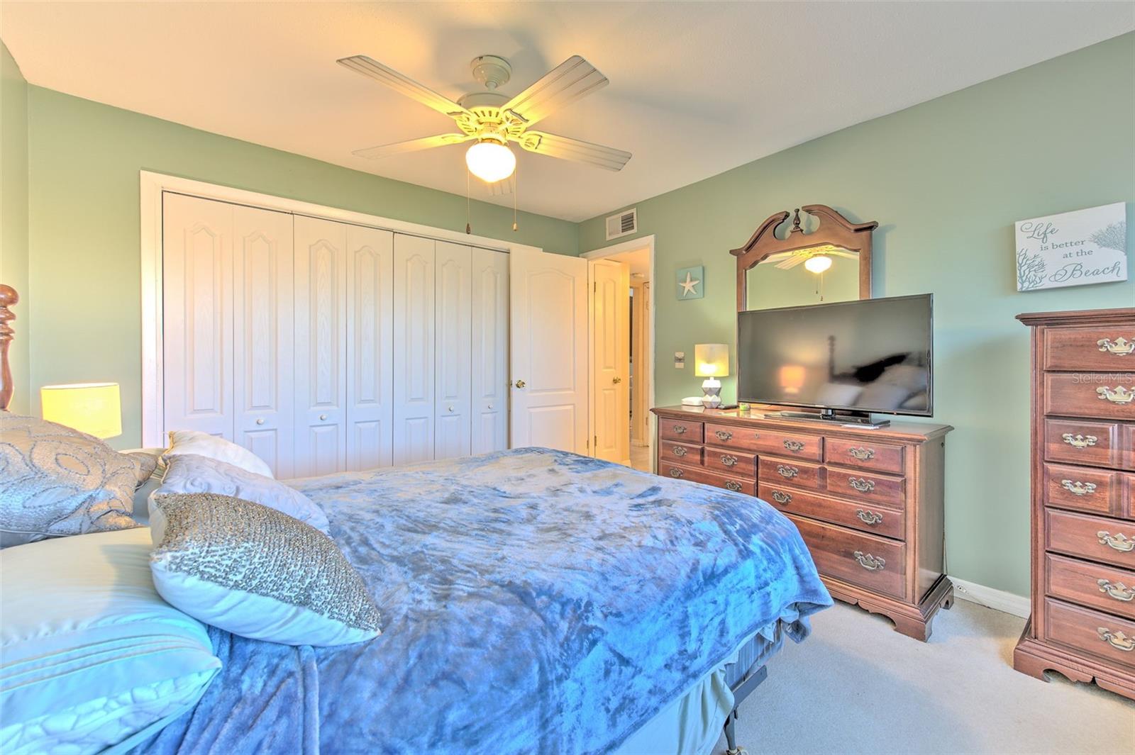 BAL HARBOUR CHATEAUX CONDOMINI - Residential