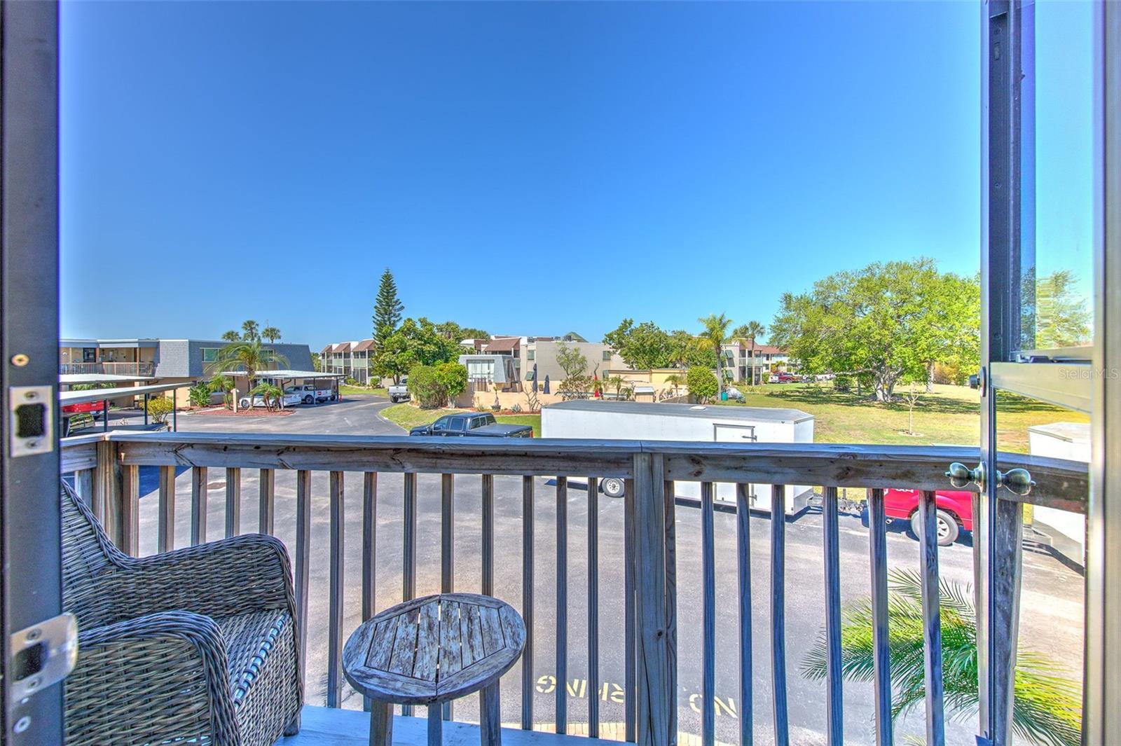 BAL HARBOUR CHATEAUX CONDOMINI - Residential