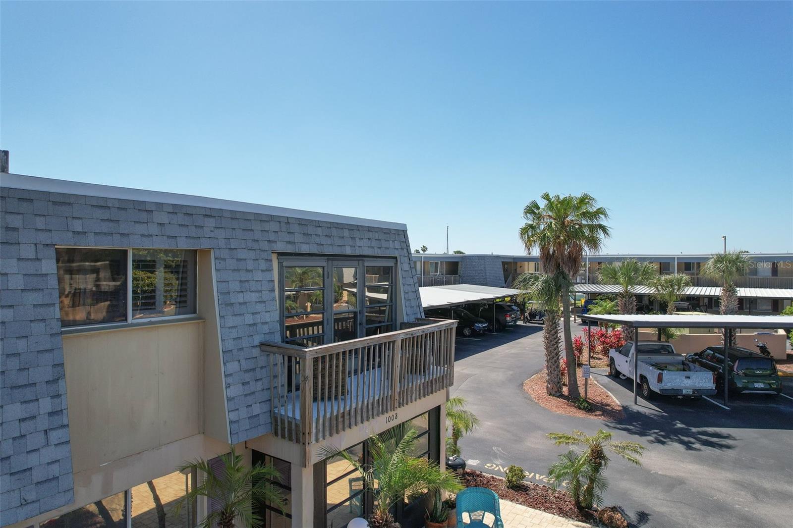 BAL HARBOUR CHATEAUX CONDOMINI - Residential