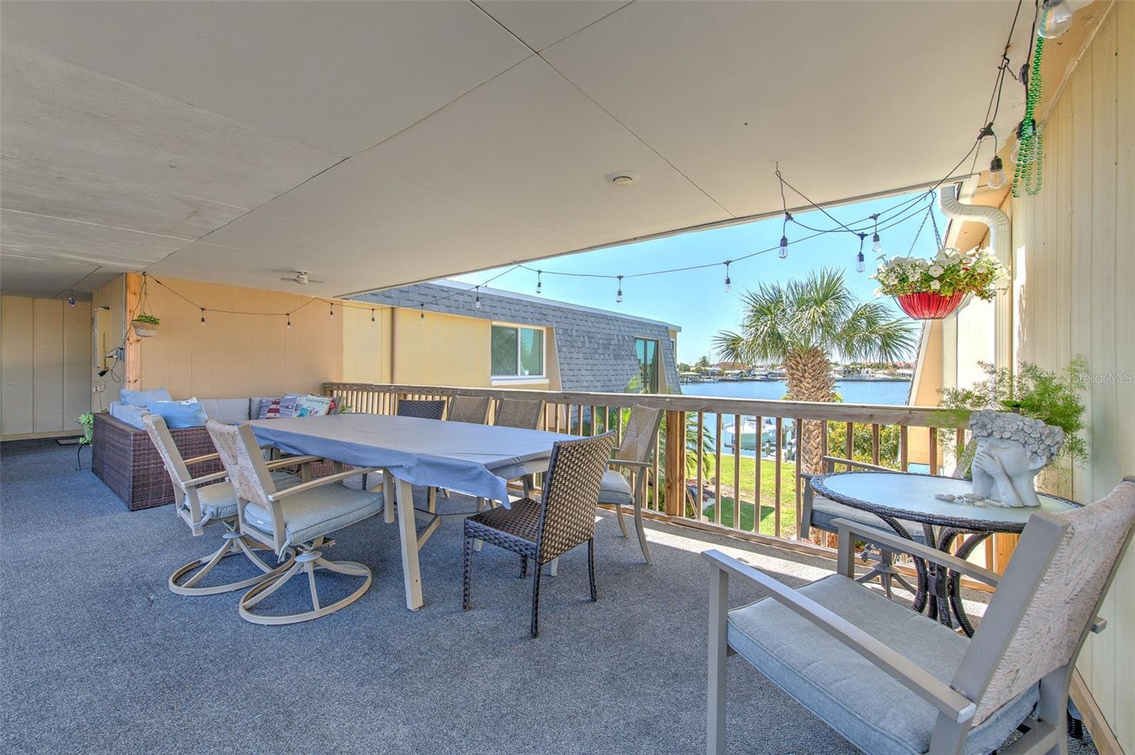 BAL HARBOUR CHATEAUX CONDOMINI - Residential