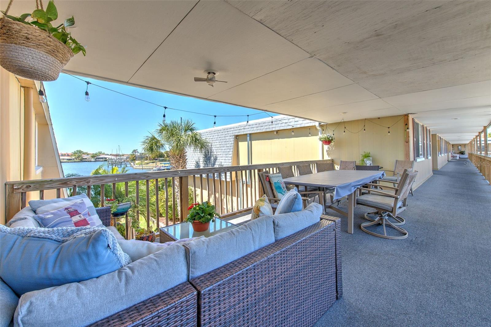 BAL HARBOUR CHATEAUX CONDOMINI - Residential