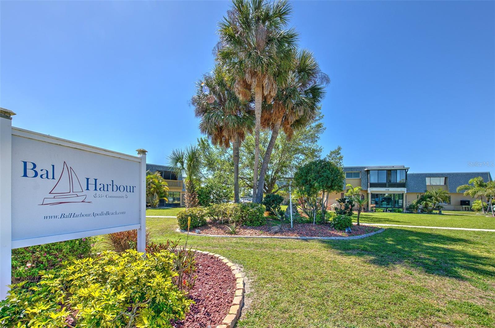 BAL HARBOUR CHATEAUX CONDOMINI - Residential