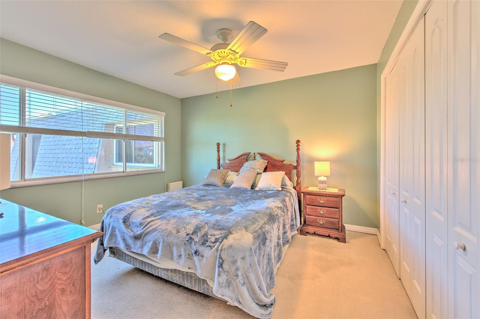 BAL HARBOUR CHATEAUX CONDOMINI - Residential