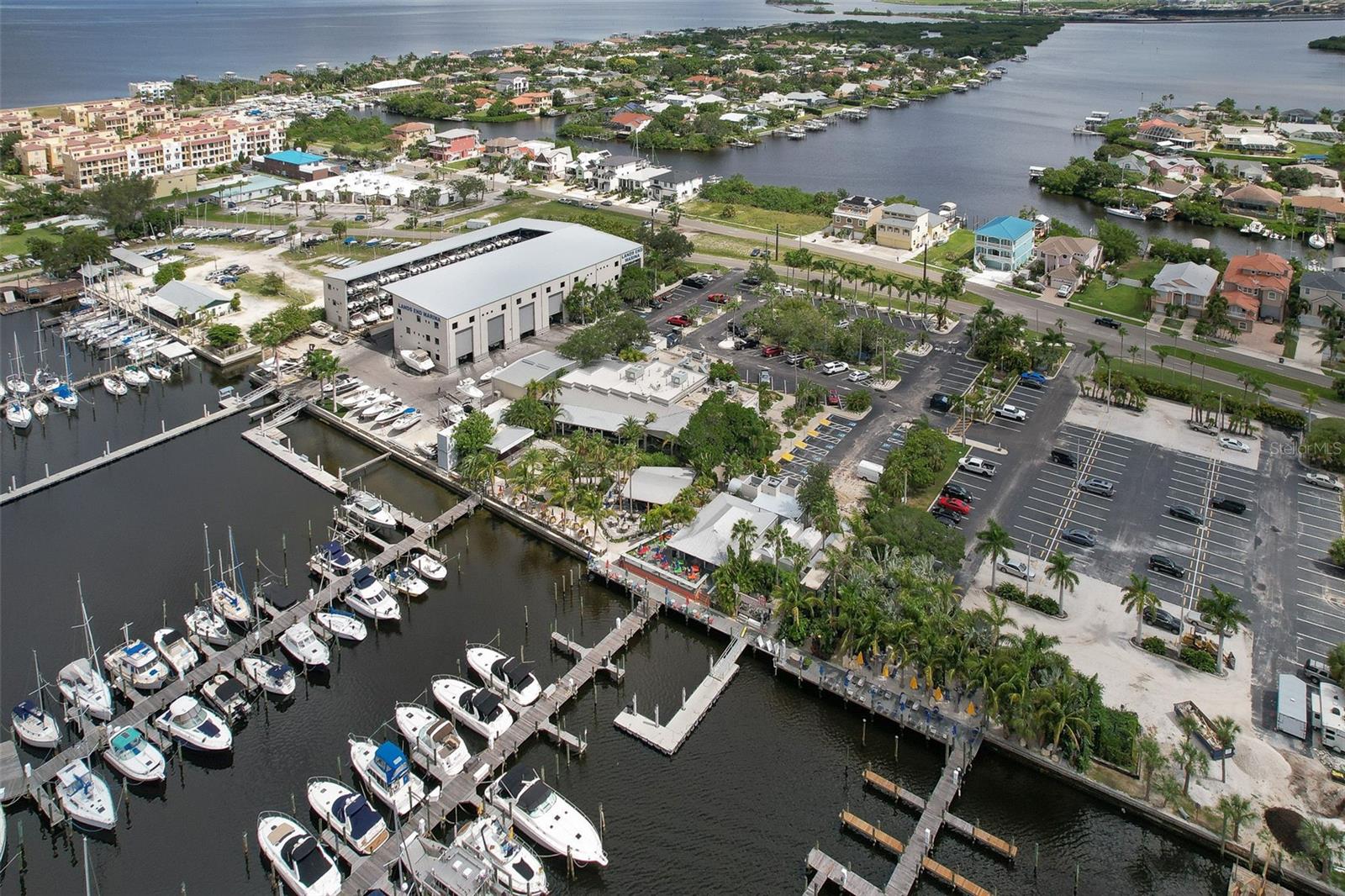 BAL HARBOUR CHATEAUX CONDOMINI - Residential