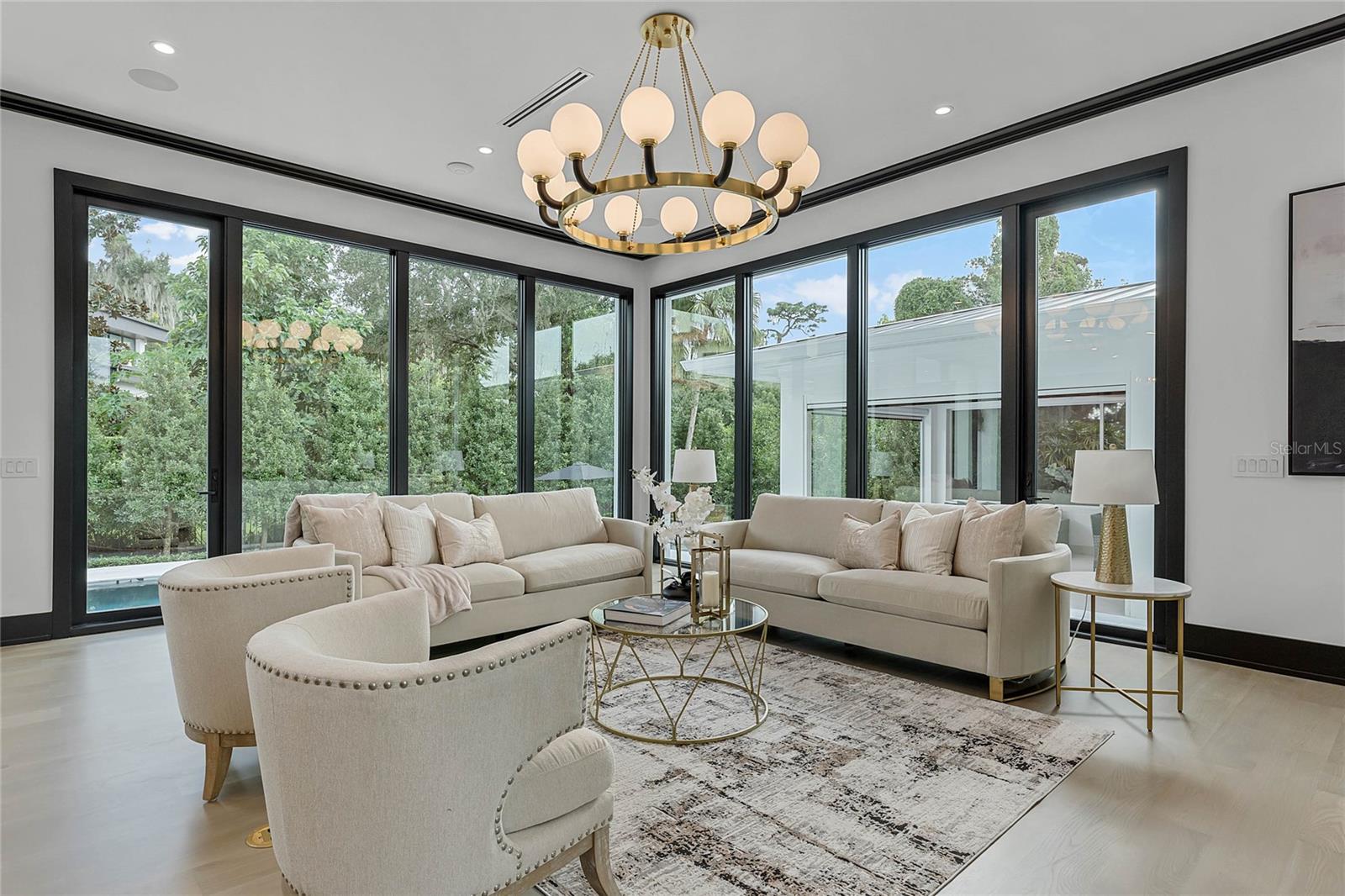 FOREST HILLS - Residential