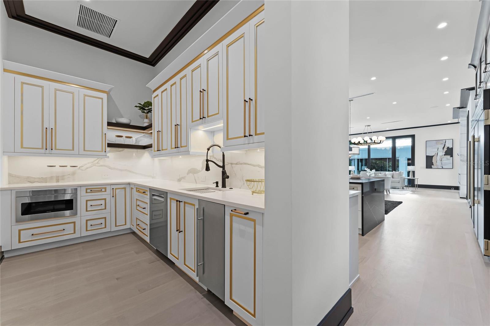 FOREST HILLS - Residential