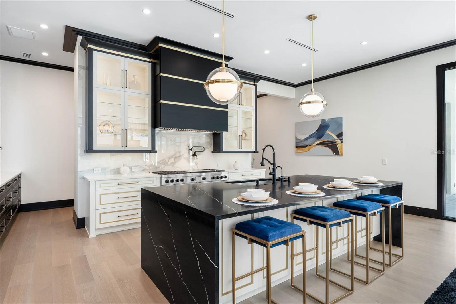 FOREST HILLS - Residential