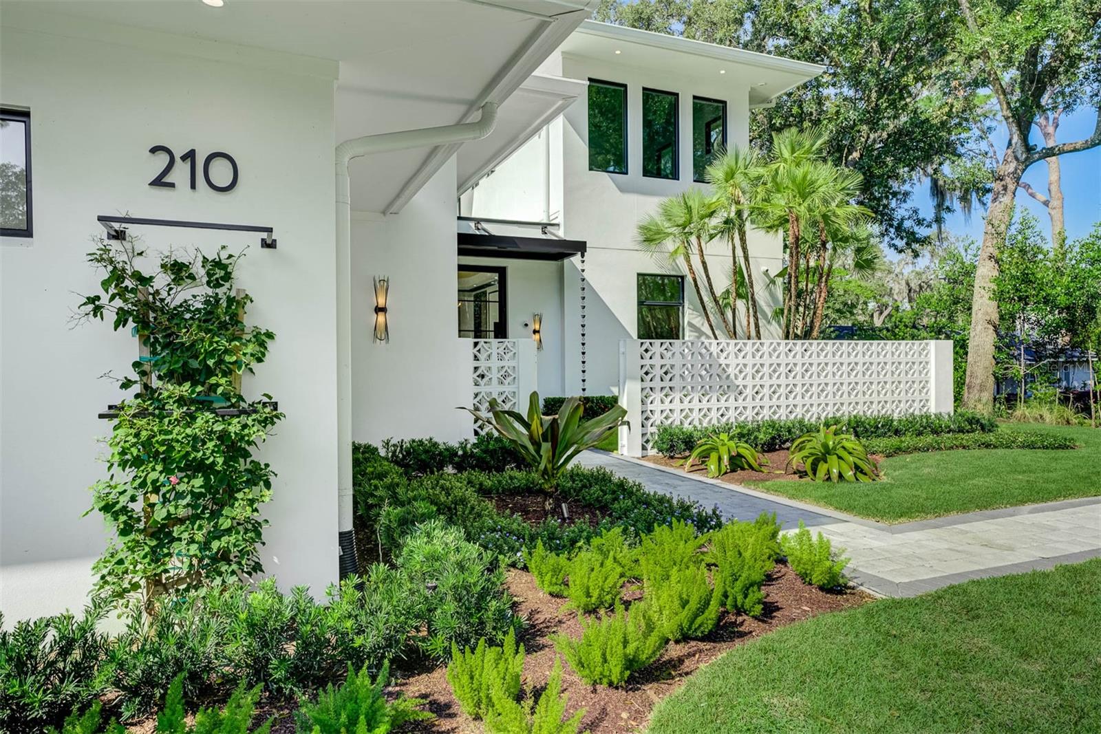 FOREST HILLS - Residential