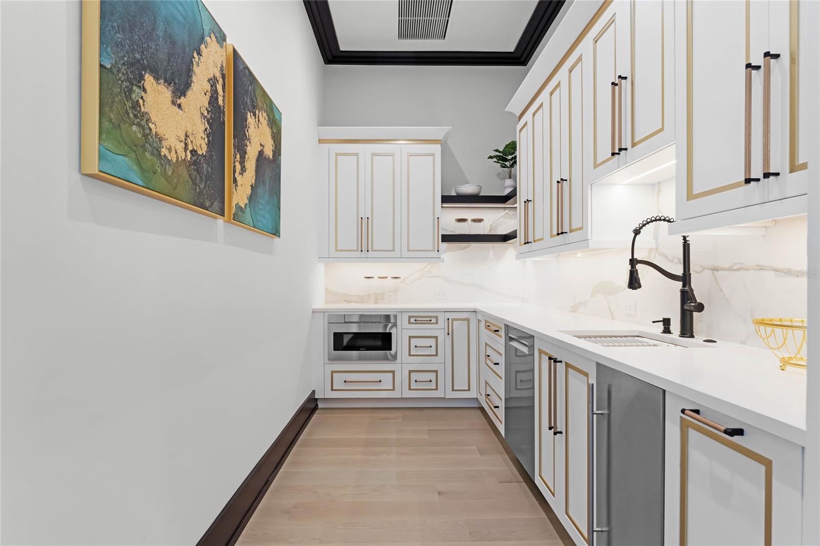 FOREST HILLS - Residential