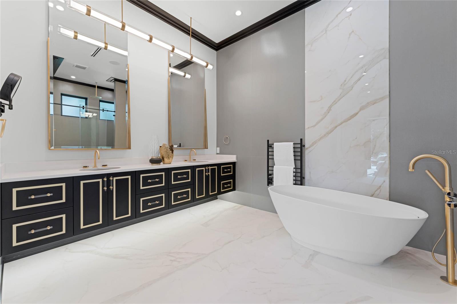 FOREST HILLS - Residential