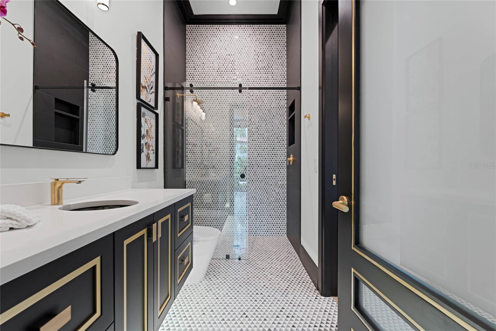 FOREST HILLS - Residential