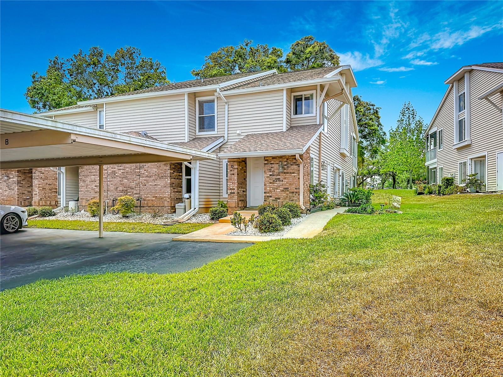 EAGLESWOOD CONDO - Residential