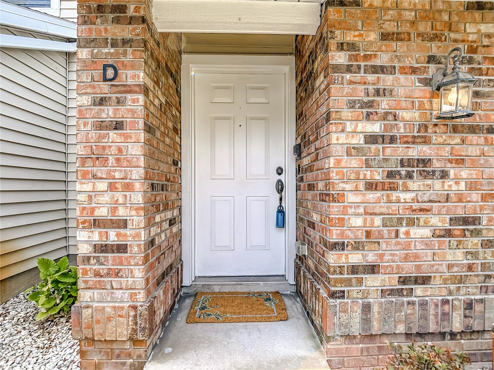 EAGLESWOOD CONDO - Residential