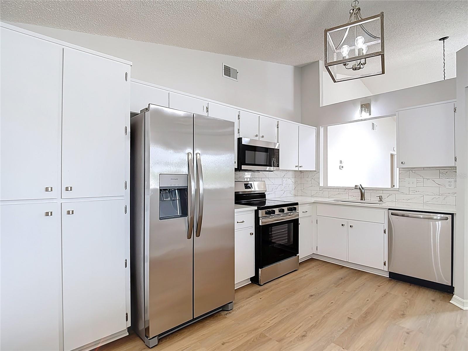 EAGLESWOOD CONDO - Residential