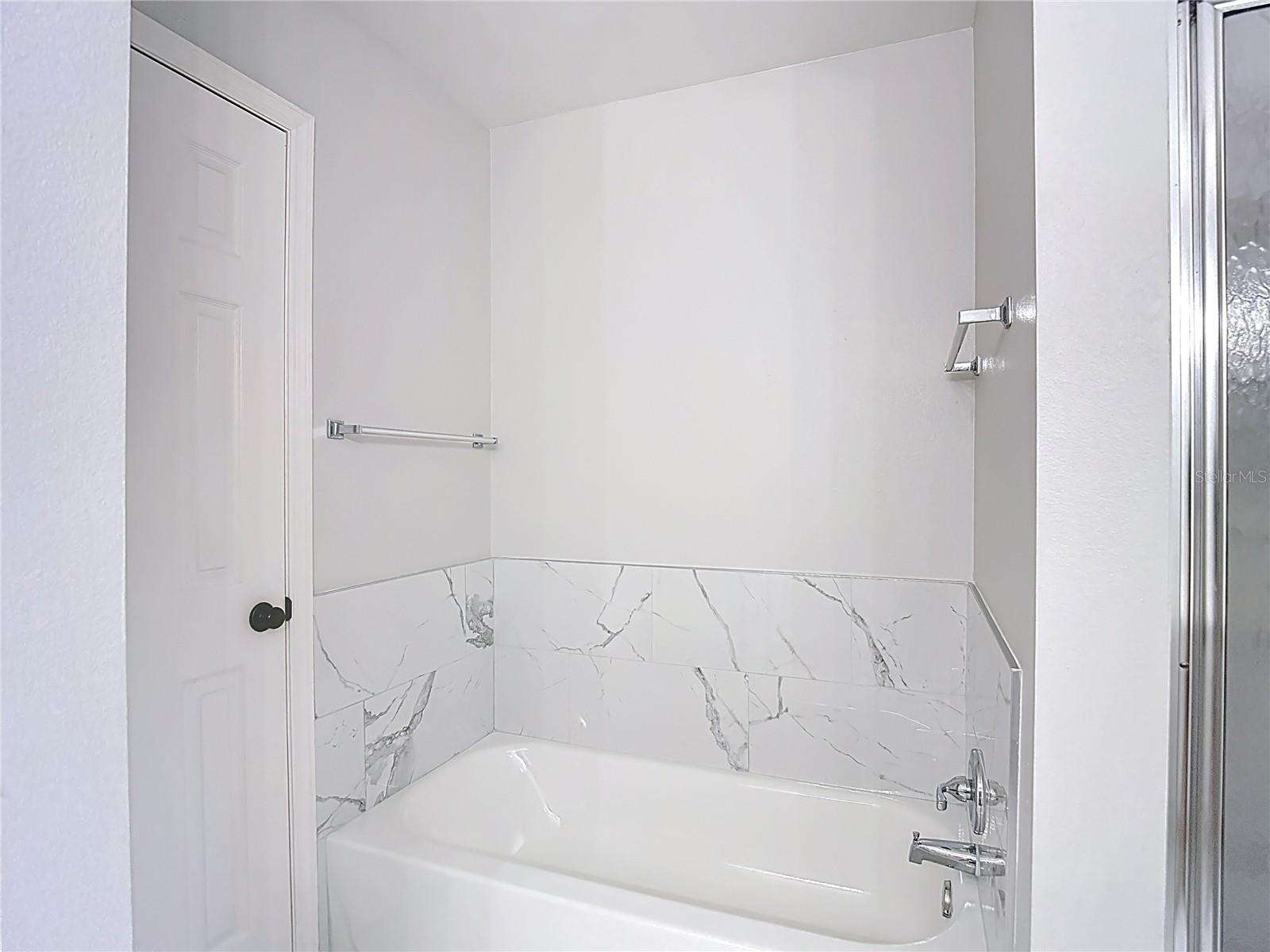 EAGLESWOOD CONDO - Residential