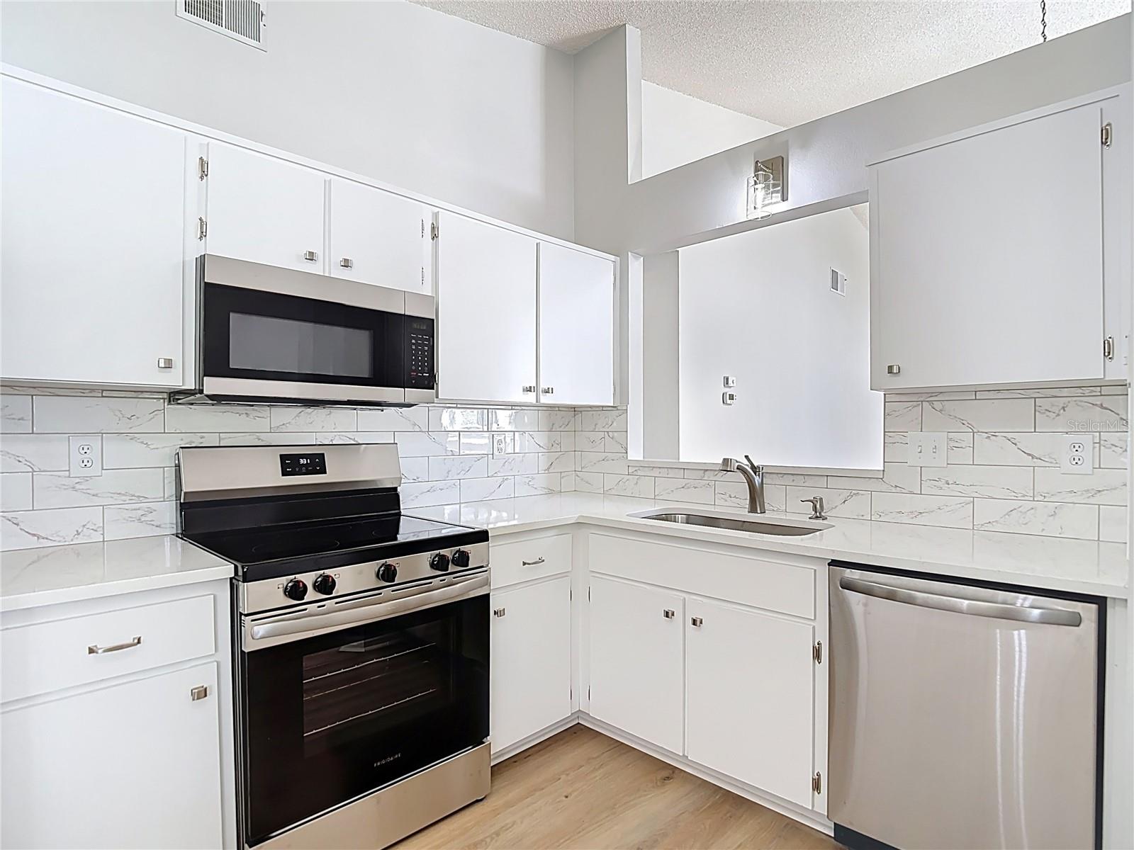 EAGLESWOOD CONDO - Residential