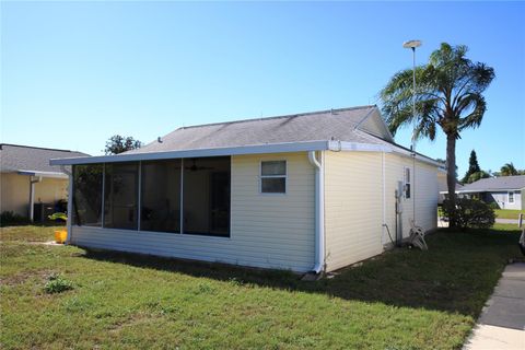 A home in LAKE WALES