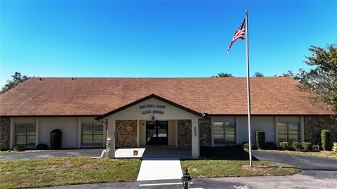 A home in LAKE WALES