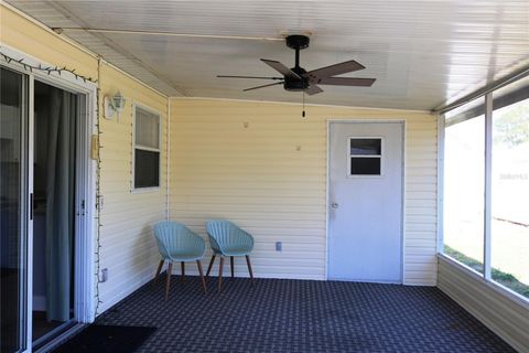 A home in LAKE WALES