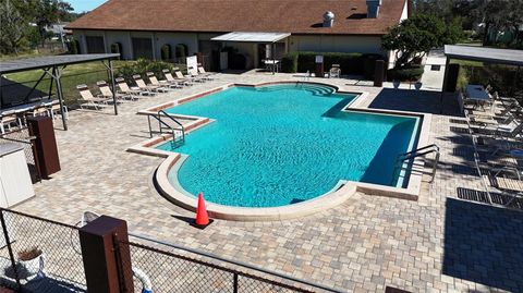 A home in LAKE WALES