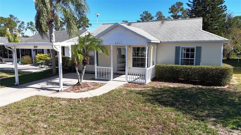 A home in LAKE WALES