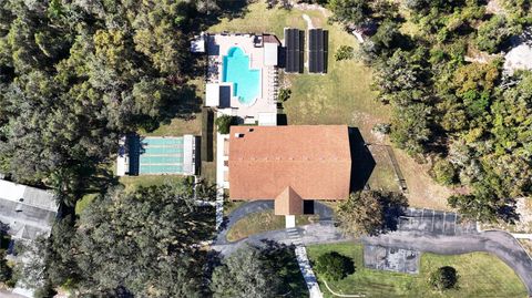 A home in LAKE WALES