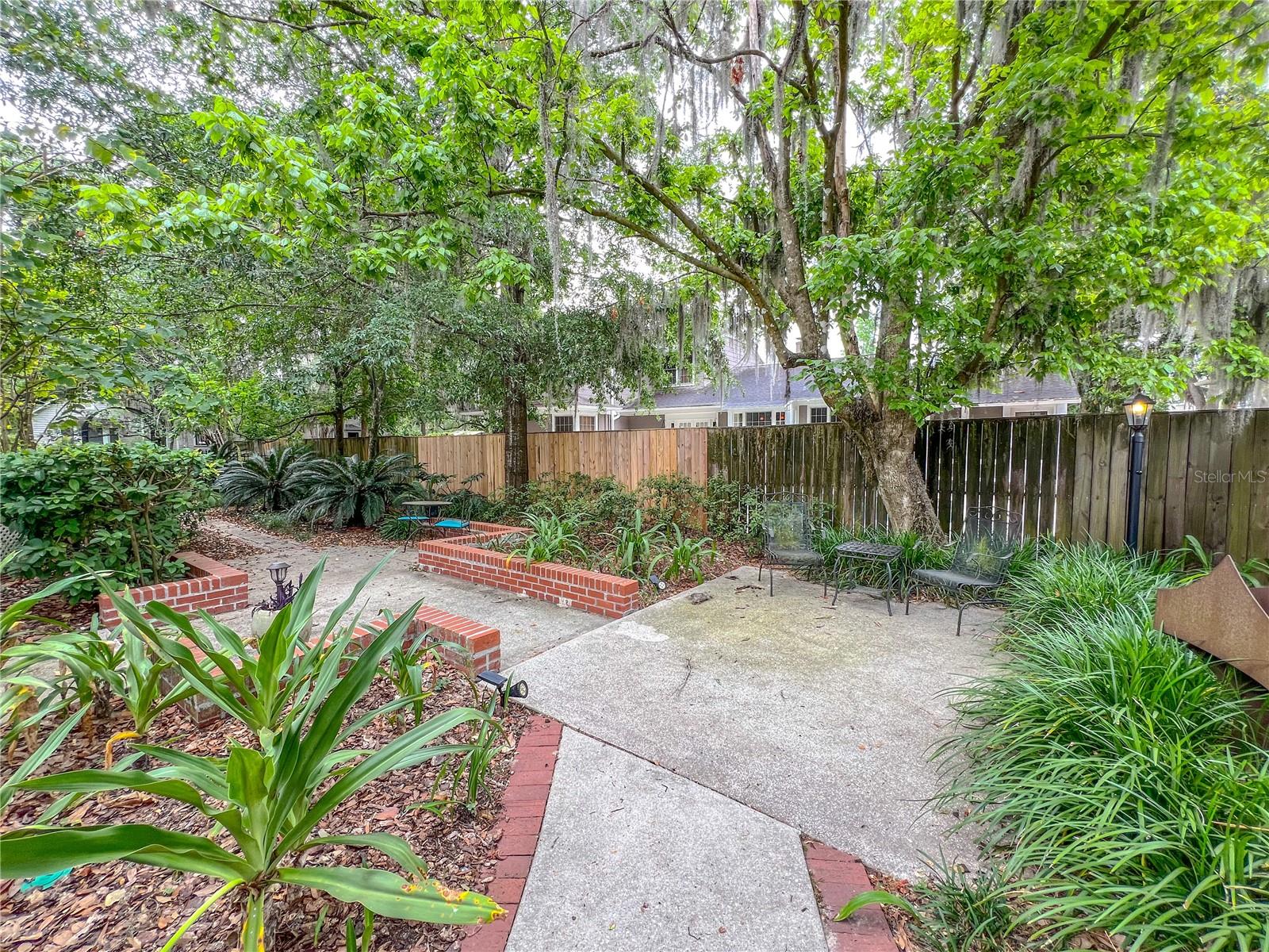 DUCKPOND - Residential