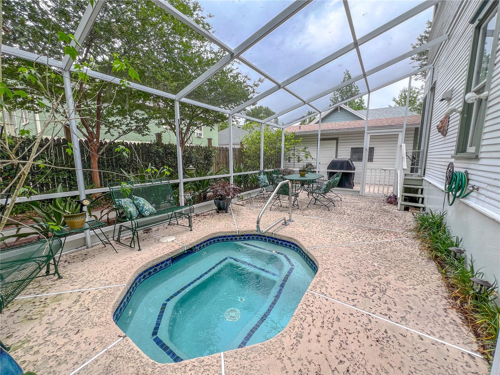 DUCKPOND - Residential