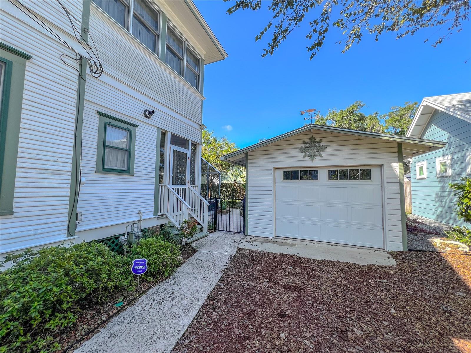 DUCKPOND - Residential