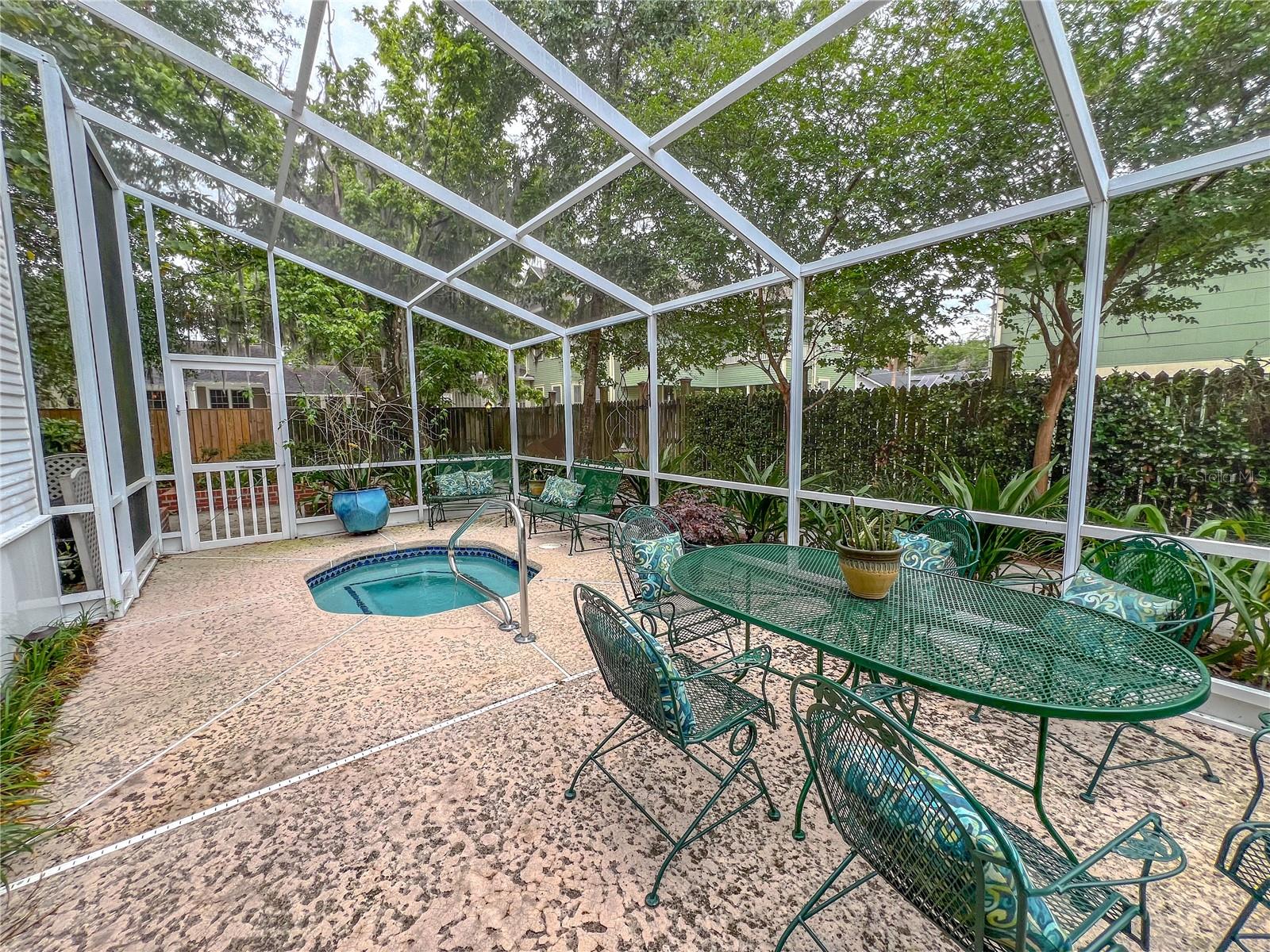 DUCKPOND - Residential