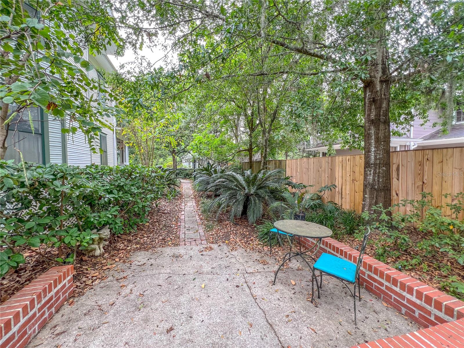 DUCKPOND - Residential