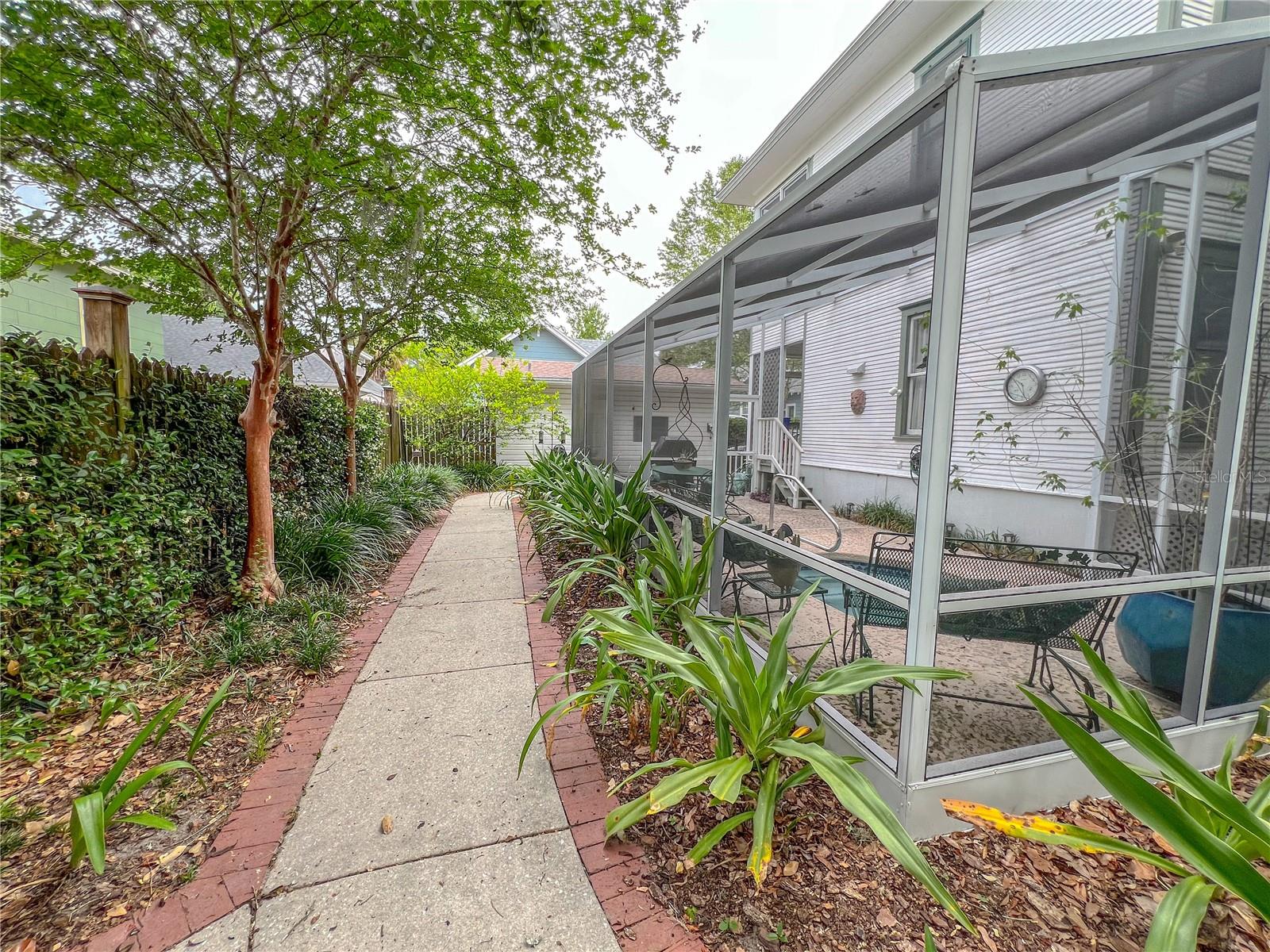 DUCKPOND - Residential