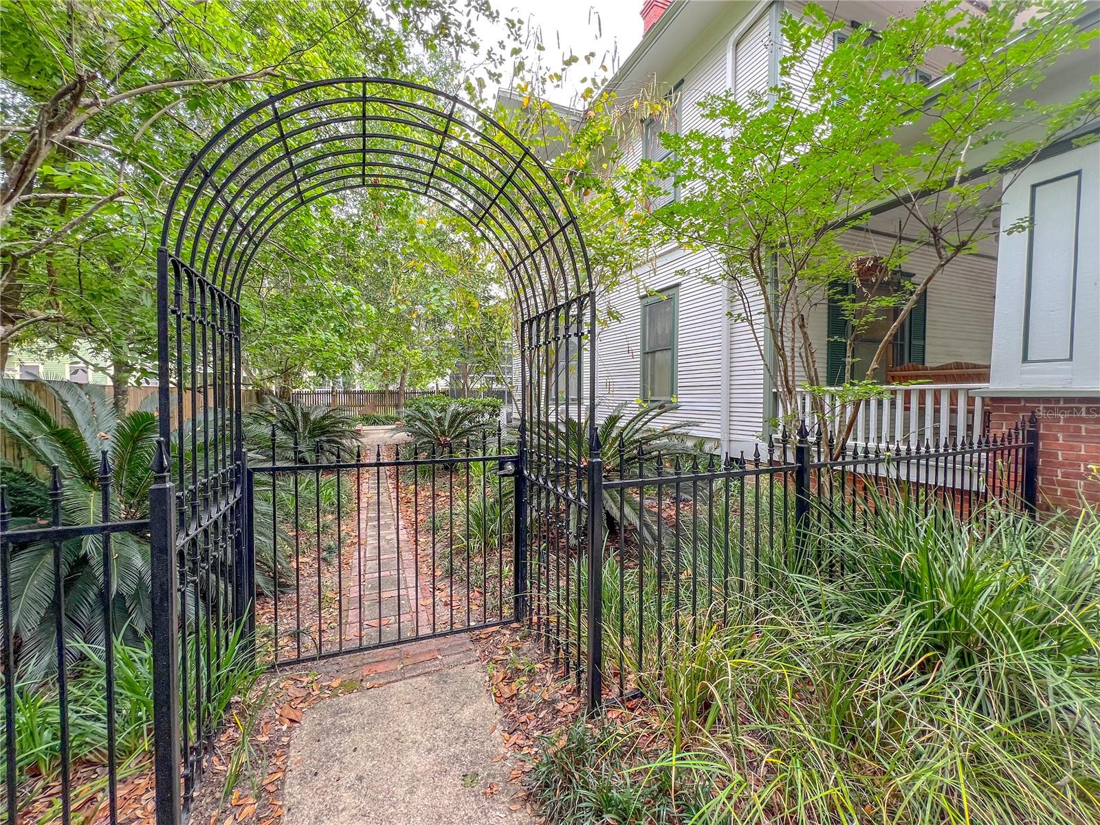 DUCKPOND - Residential