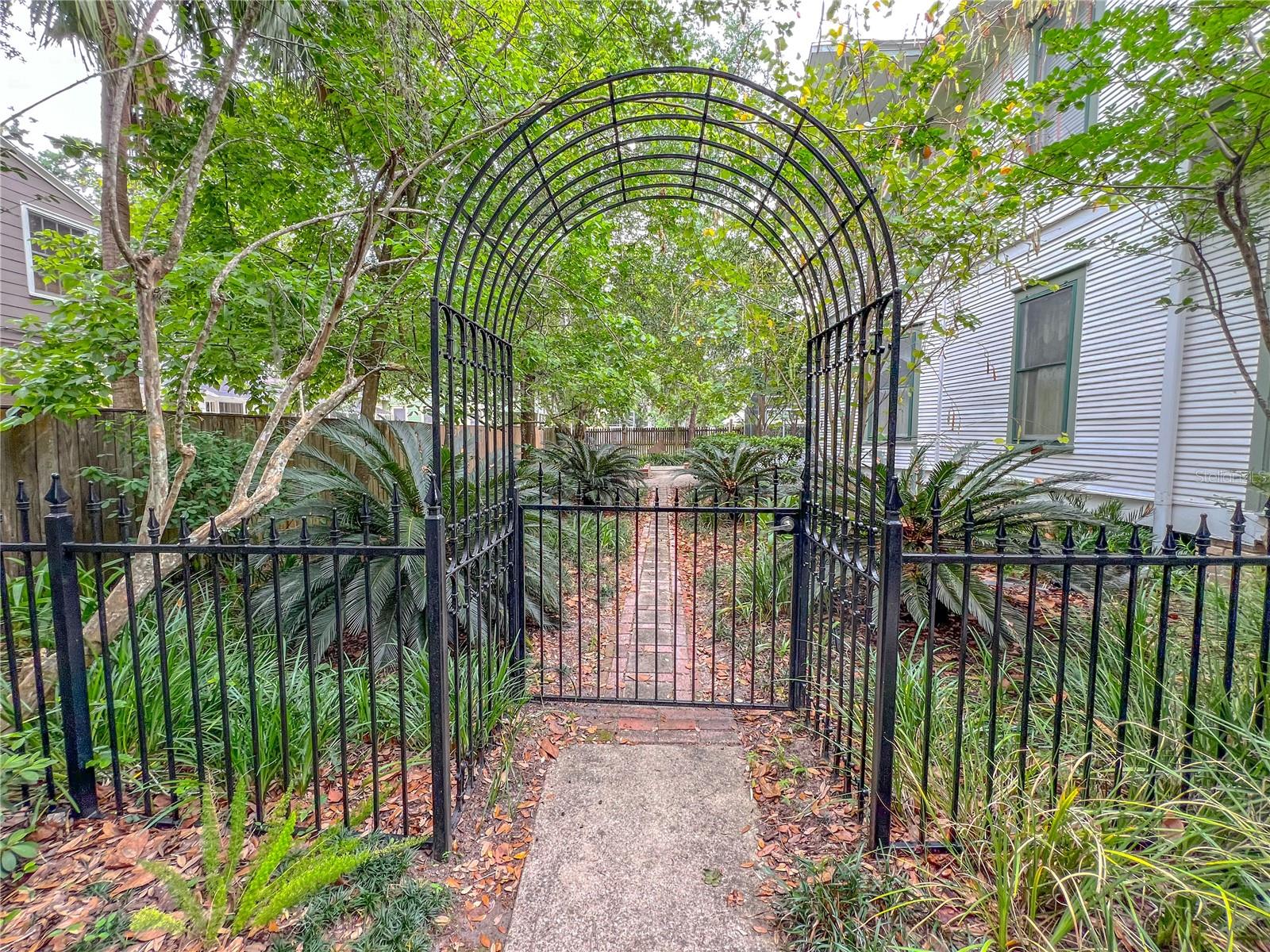 DUCKPOND - Residential