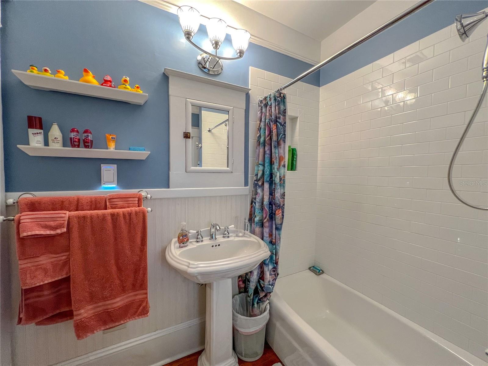 DUCKPOND - Residential