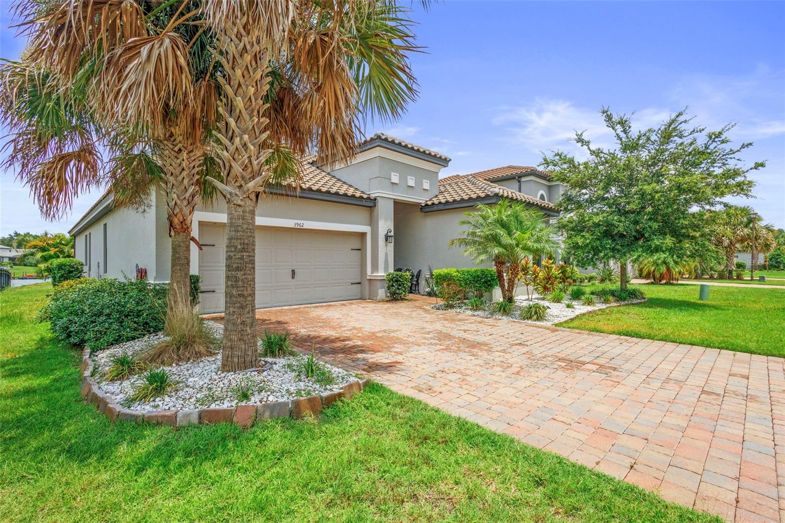 3962 CARRICK BEND DRIVE