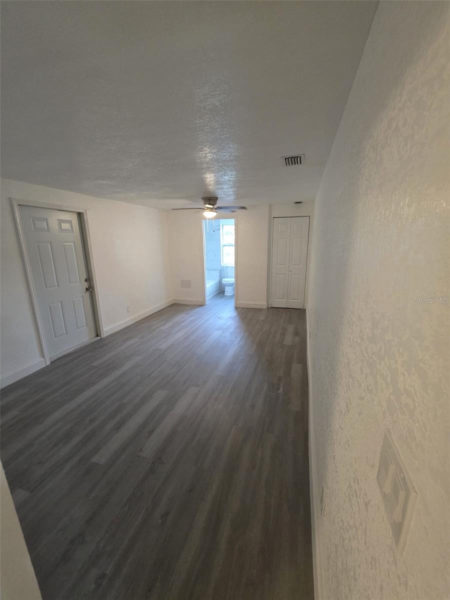 CITRUS SPGS UNIT 02 - Residential Lease