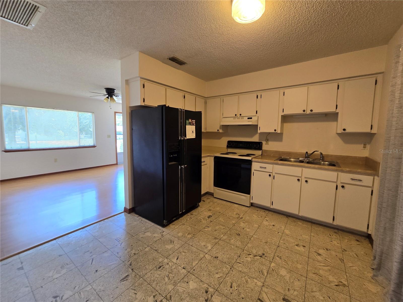 PALM CAY - Residential Lease