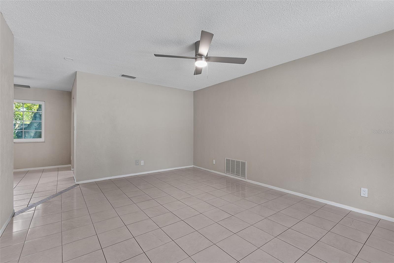 CAMBRIDGE UNIT 01 - Residential