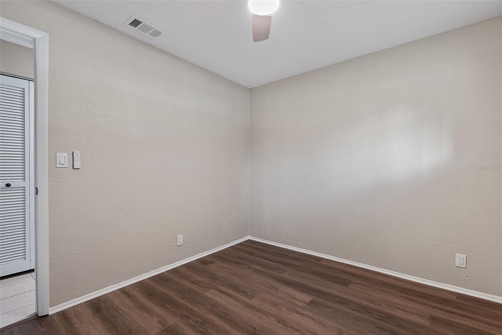CAMBRIDGE UNIT 01 - Residential