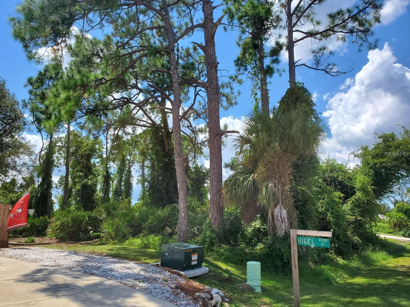 PORT CHARLOTTE SUB 10 - Land