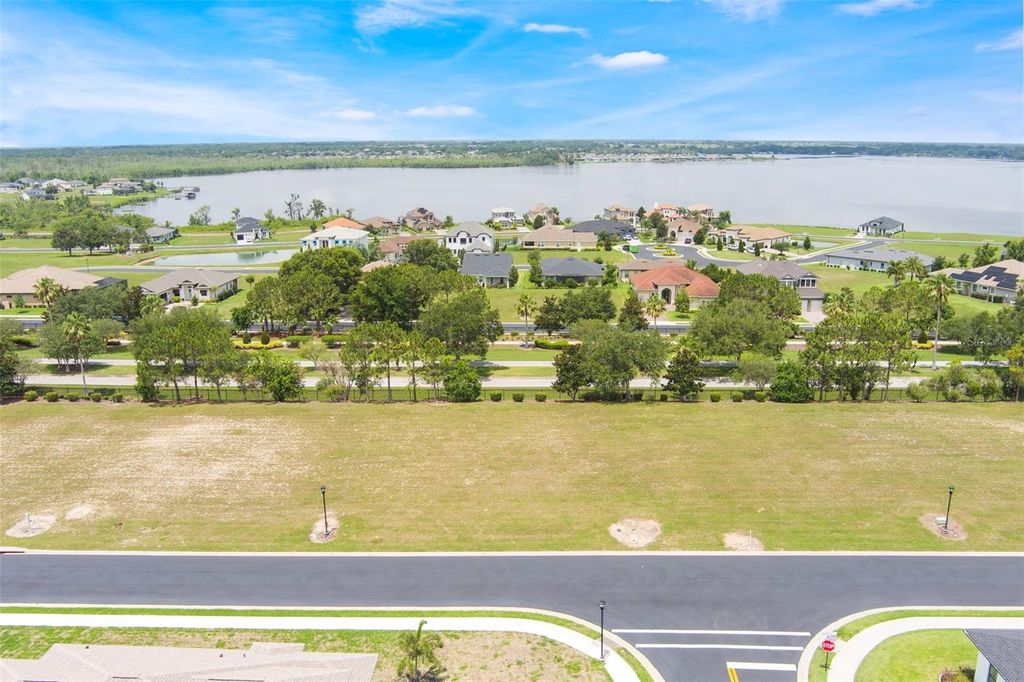 Photo of 215 Blazing Star Avenue, Lake Alfred, FL 33850 (MLS # O6314916)