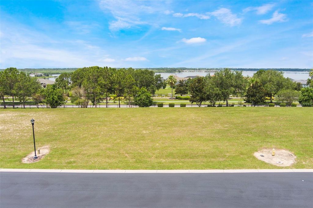 Photo of 215 Blazing Star Avenue, Lake Alfred, FL 33850 (MLS # O6314916)
